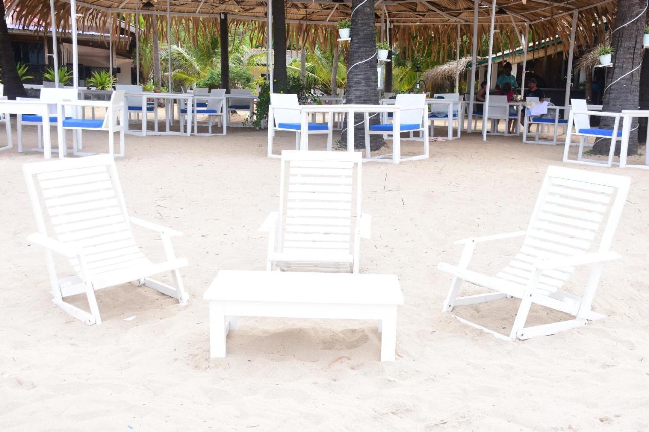 Alfresco Beach Hotel Uppuveli Eksteriør billede